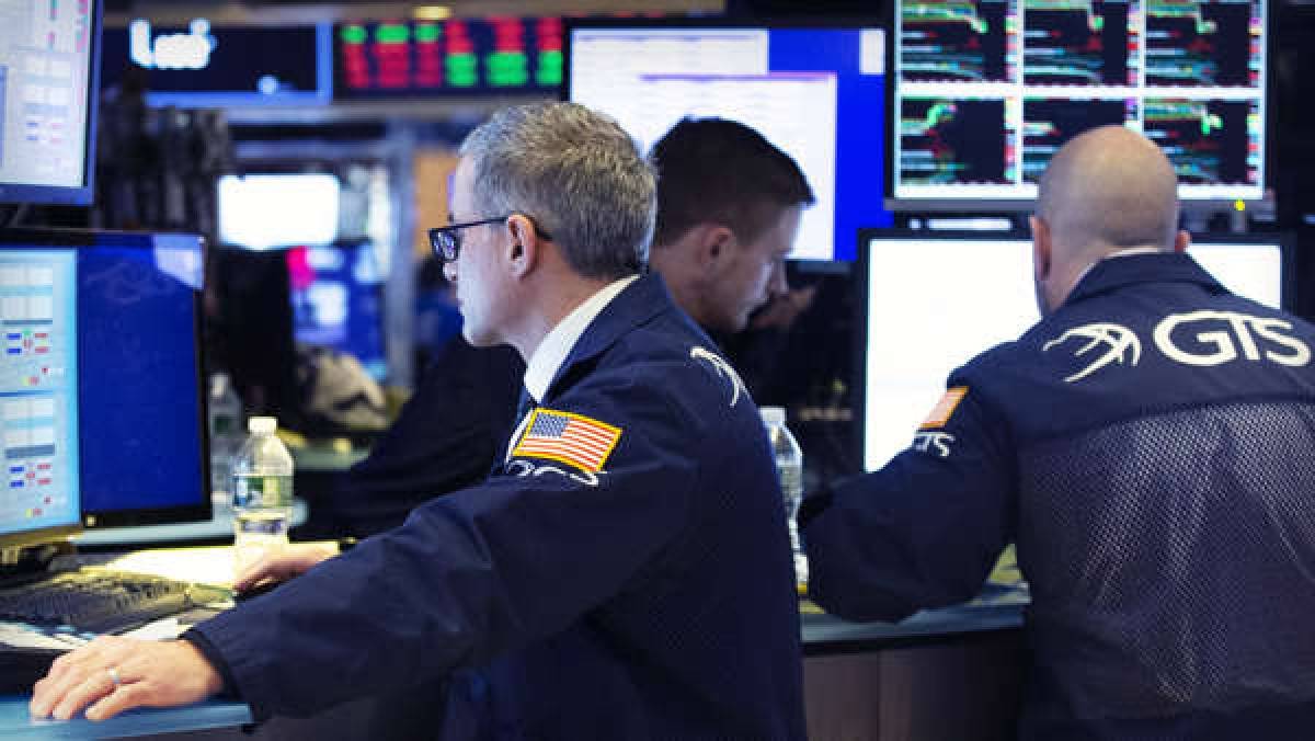 «Μάζεψε» στο τέλος τις απώλειες η Wall Street