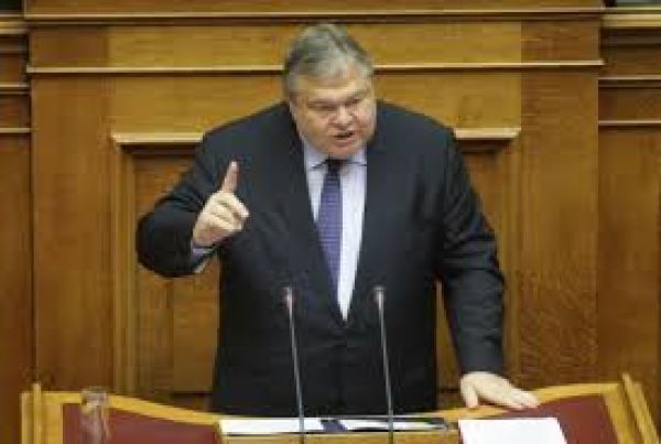 Βενιζέλος: Μας κυβερνούν αδίστακτοι τυχοδιώκτες