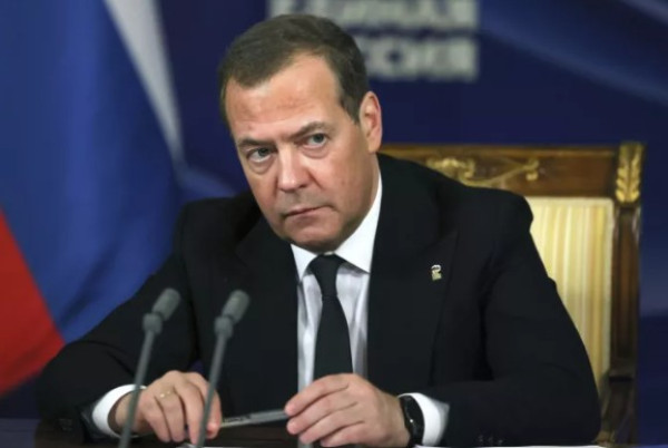 Μεντβέντεφ-Κουρσκ: Τα ουκρανικά στρατεύματα θα καταστραφούν ανελέητα αν δεν παραδοθούν