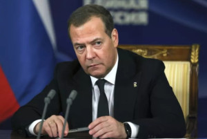 Μεντβέντεφ-Κουρσκ: Τα ουκρανικά στρατεύματα θα καταστραφούν ανελέητα αν δεν παραδοθούν