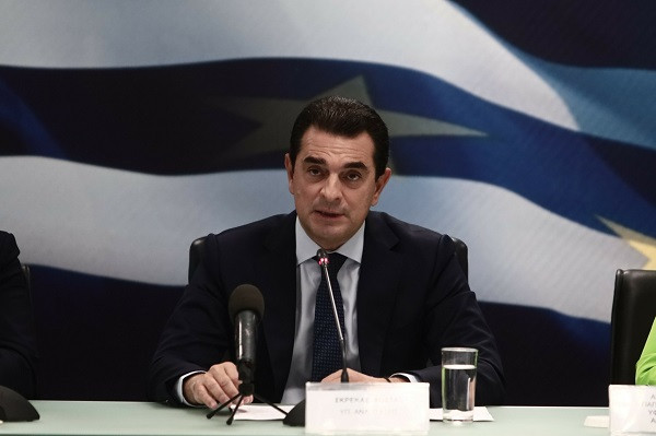 Σκρέκας: Αν μπει διατίμηση στο λάδι,θα εξαχθεί σε άλλες χώρες