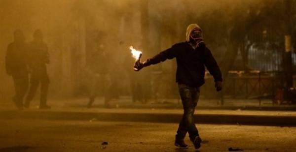 Επίθεση με μολότοφ σε σχολεία της Πάτρας