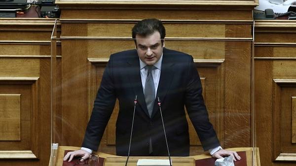 Πιερρακάκης: Κάθε ενήλικος πολίτης γλίτωσε 55 ουρές το 2021