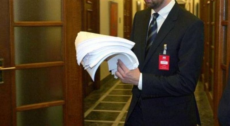 Φορολογικό: Αφορολόγητο στις 9.000 ευρώ, ανώτατος συντελεστής 42% - Φόρος υπεραξίας στο Χ.Α. 20% μετά την 1/4/2013, αλλά μειώνεται η φορολογία στα μερίσματα - Φόρος και στα golden boys