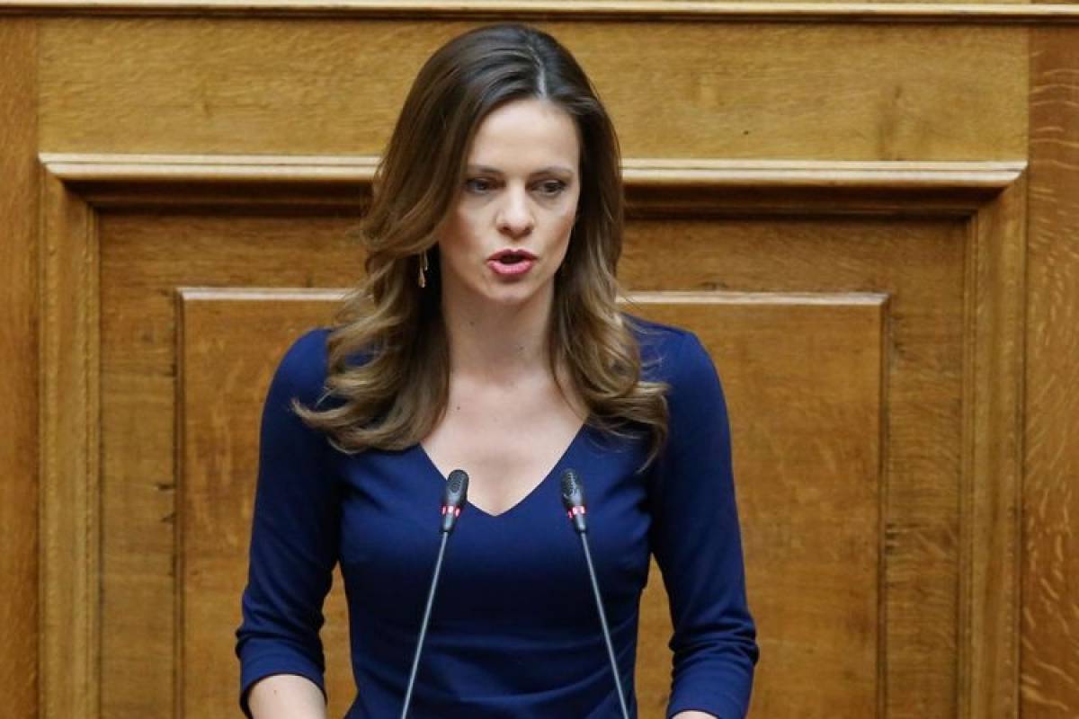 Αχτσιόγλου: Εκτός τόπου και χρόνου οι πανηγυρισμοί Σταϊκούρα