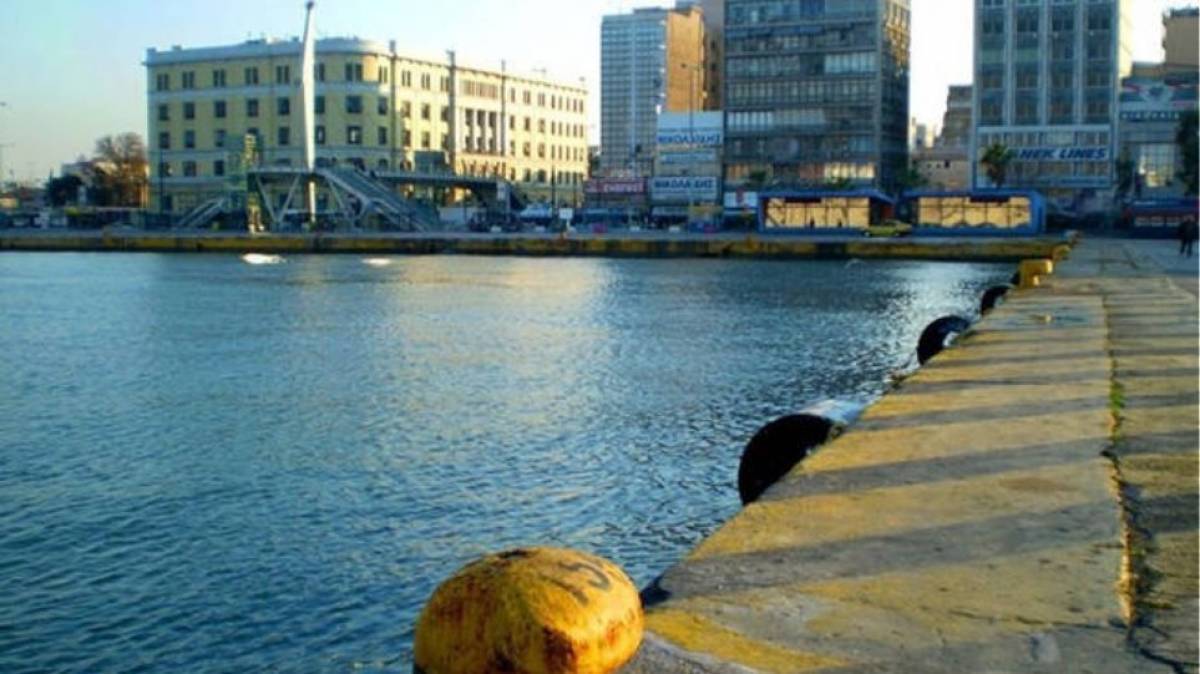 Επιστολή 22 παραγωγικών φορέων για εργασιακή ειρήνη στο λιμάνι Πειραιά