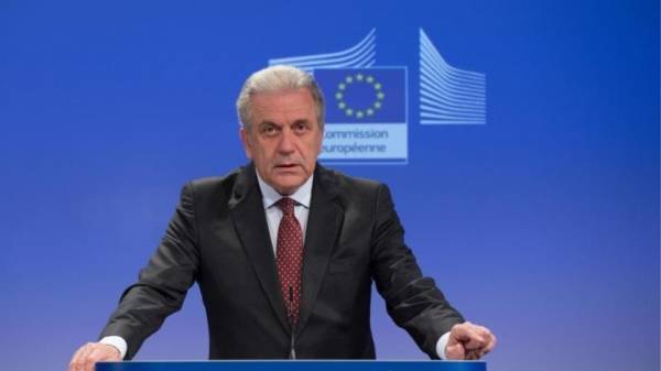 Αβραμόπουλος: Η κλιματική αλλαγή θ' αυξήσει την μετανάστευση στην ΕΕ!