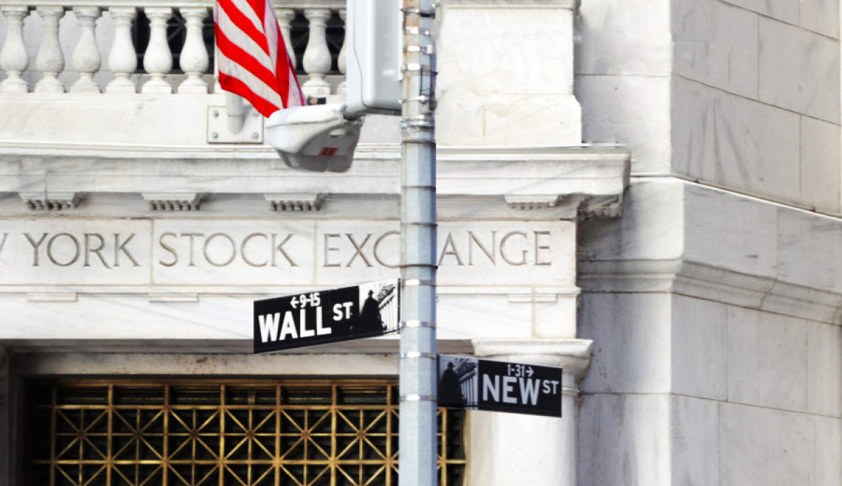 Μικτές τάσεις στη Wall Street: Μερική ανακούφιση από την υποχώρηση των γεωπολιτικών εντάσεων