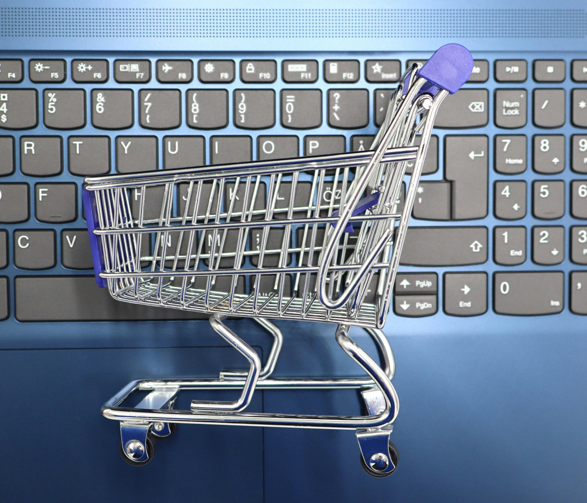 Πόσο ασφαλείς είναι οι online αγορές στις εκπτώσεις;