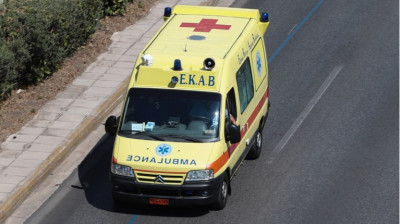 Θάσος: Τουρίστρια πέθανε σε παραλία ενώ περίμενε το μοναδικό ασθενοφόρο
