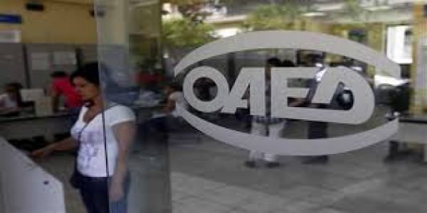 «Ψαλίδι» 50% στο οικογενειακό επίδομα