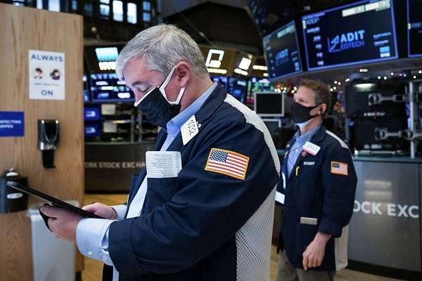 Τεχνολογική άνοδος για τη Wall Street-Τα βλέμματα στην παραπομπή Τραμπ