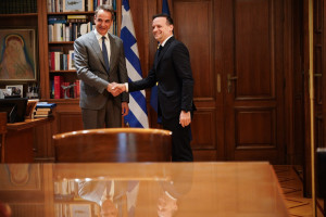 Τετ α τετ Μητσοτάκη-Δούκα: Καλό κλίμα, μα και «αγκάθια»