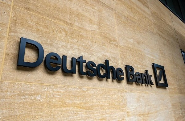 Deutsche Bank: Μεγάλη πτώση στη μετοχή-Προβλέψεις για ζημιές €494 εκατ.