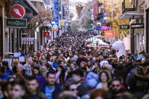 Ανοιχτά την τελευταία Κυριακή του έτους τα καταστήματα και τα σούπερ μάρκετ