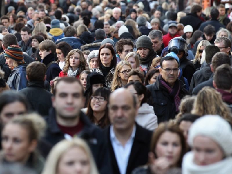 Υποχωρεί η αγοραστική δύναμη των Βρετανών