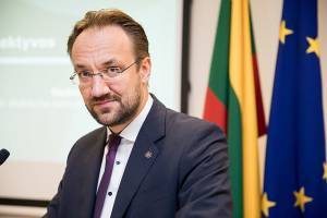 Σίμκους(ΕΚΤ): Η κρίση στην Ουκρανία απειλεί την οικονομία της ευρωζώνης
