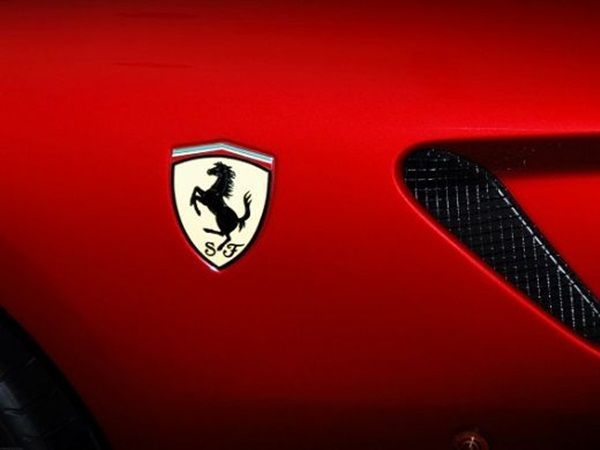 Δύο χρόνια έχει να αγοραστεί Ferrari στην Ελλάδα