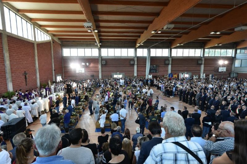 Ιταλία:Θρήνος στις κηδείες των θυμάτων του φονικού σεισμού