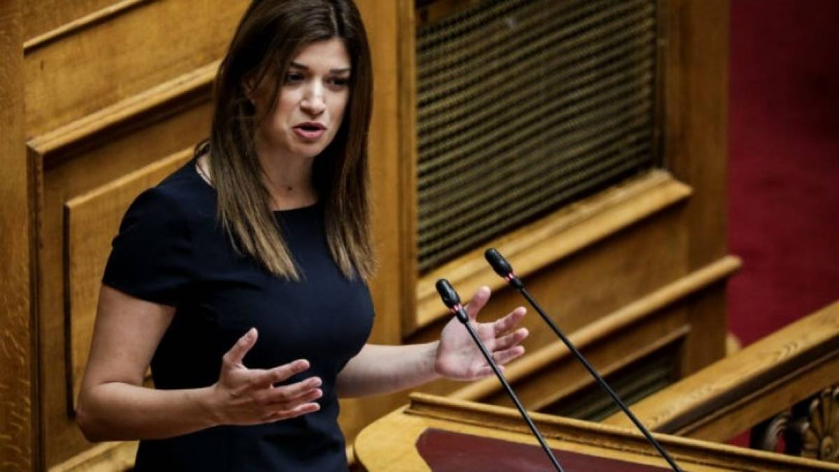 Καρφιά Νοτοπούλου: Ο Θεοχάρης άφησε τον τουρισμό στην άγνοια