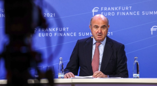 Ντε Γκίντος: Πιθανός ο κίνδυνος ύφεσης για την ευρωζώνη