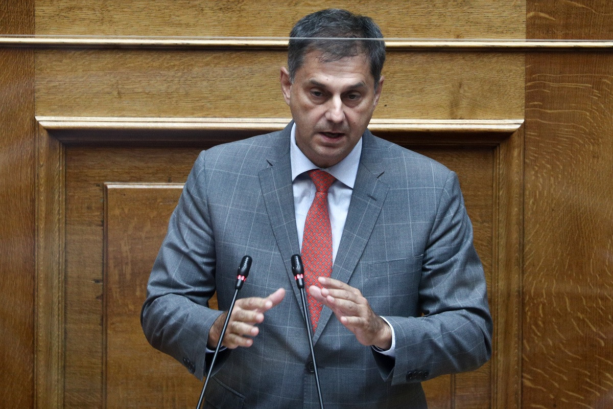 Στη Λάρισα ο Θεοχάρης- Συναντήσεις με τοπικούς οικονομικούς φορείς