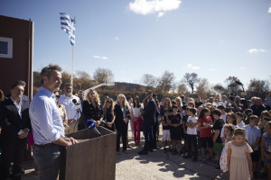 Μητσοτάκης: Ανασκουμπωνόμαστε, ξαναχτίζουμε καλύτερα όσα η μανία της φύσης κατέστρεψε