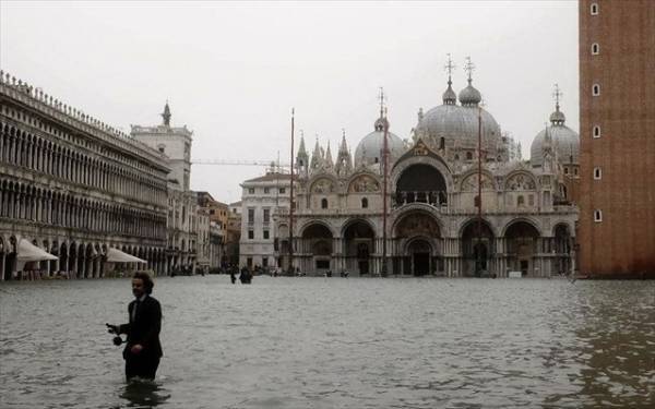 Δύο πίνακες του Μιρό βράχηκαν από την πλημμύρα στη Βενετία