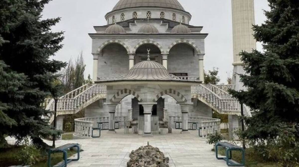 Τζαμί με 80 αμάχους βομβαρδίστηκε στη Μαριούπολη