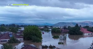 «Πνίγηκαν» τα χωριά της Καρδίτσας- Στις στέγες ο κόσμος (videos)
