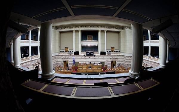 Στη Βουλή τροπολογία για την επιχορήγηση Περιφερειών έως €6 εκατ.