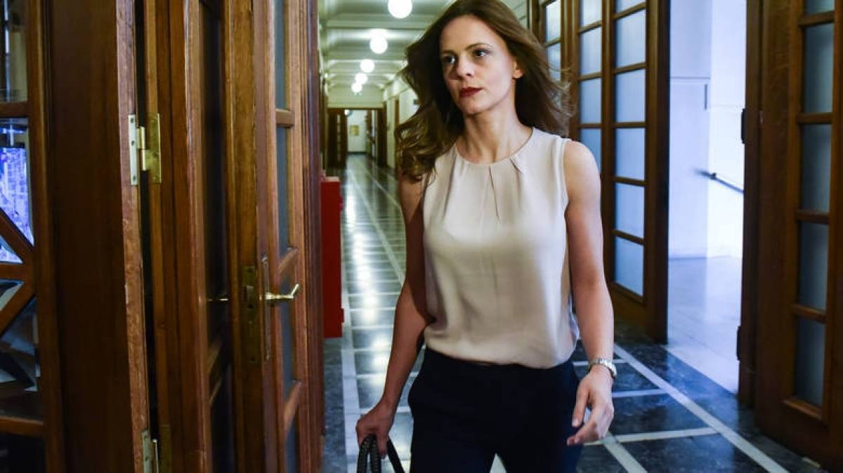 Αχτσιόγλου: 14.000 περισσότερες απλήρωτες συντάξεις μέσα σε 2 μήνες