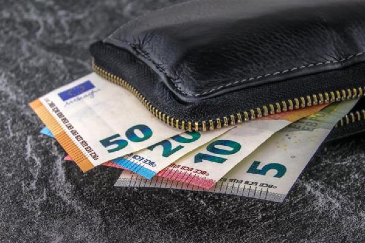 ΣΕΒ- Κατώτατος μισθός: Πρόταση «πακέτο» για τη στήριξη των εισοδημάτων