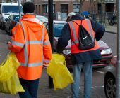 Ολλανδική πατέντα: Αλκοολικοί καθαρίζουν δρόμους, με μεροκάματο... μπίρες!