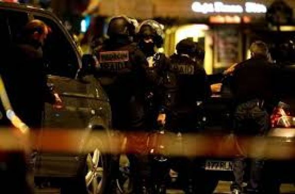 Τρομοκρατικό χτύπημα στο Παρίσι: Αυξάνονται οι νεκροί (ΦΩΤΟ)