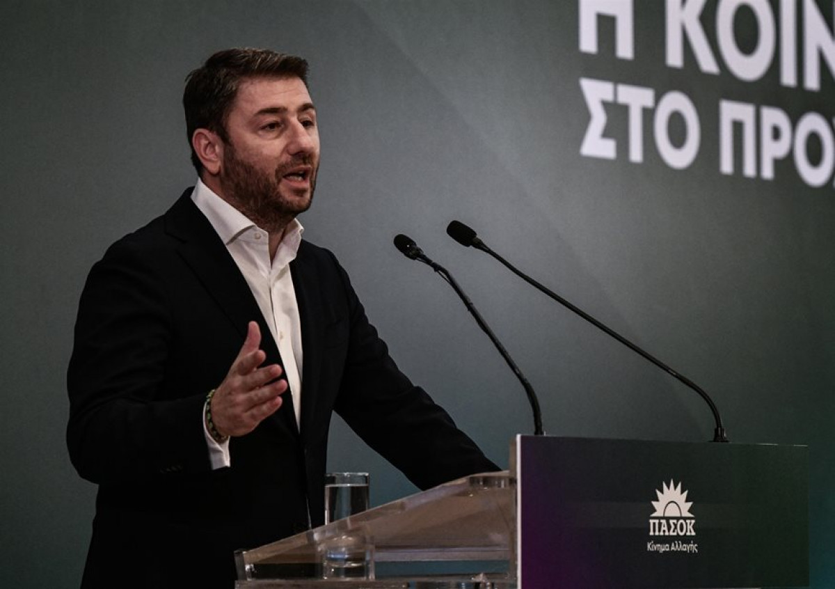 Ανδρουλάκης: Τι είπε για την κατάργηση του δικαιώματος στην άμβλωση στις ΗΠΑ