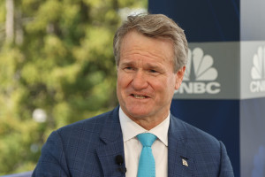 Bank of America: Ο CEO προβλέπει μια σχετικά ήπια ύφεση