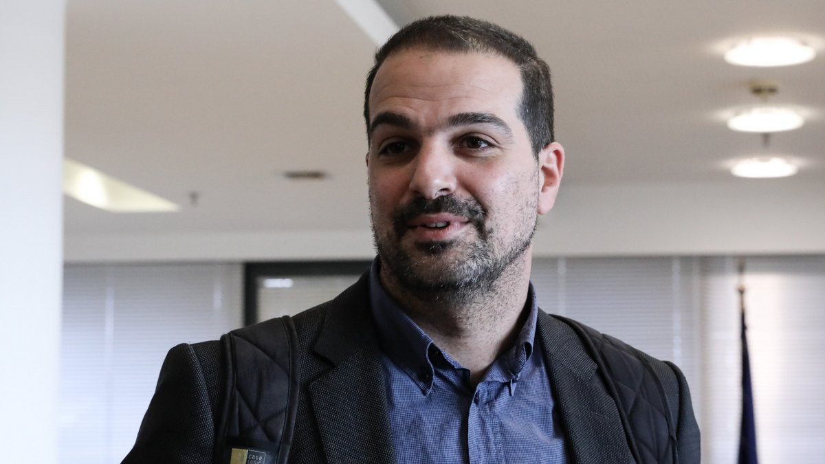 Ο Σακελλαρίδης «αποδομεί» το «όχι» του ΣΥΡΙΖΑ στην πρόταση μομφής