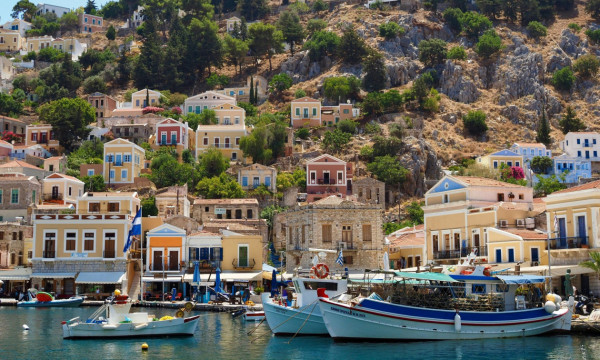 Σε ισχύ ο μειωμένος κατά 30% ΦΠΑ για ακόμη 19 νησιά - Λίστα και παραδείγματα