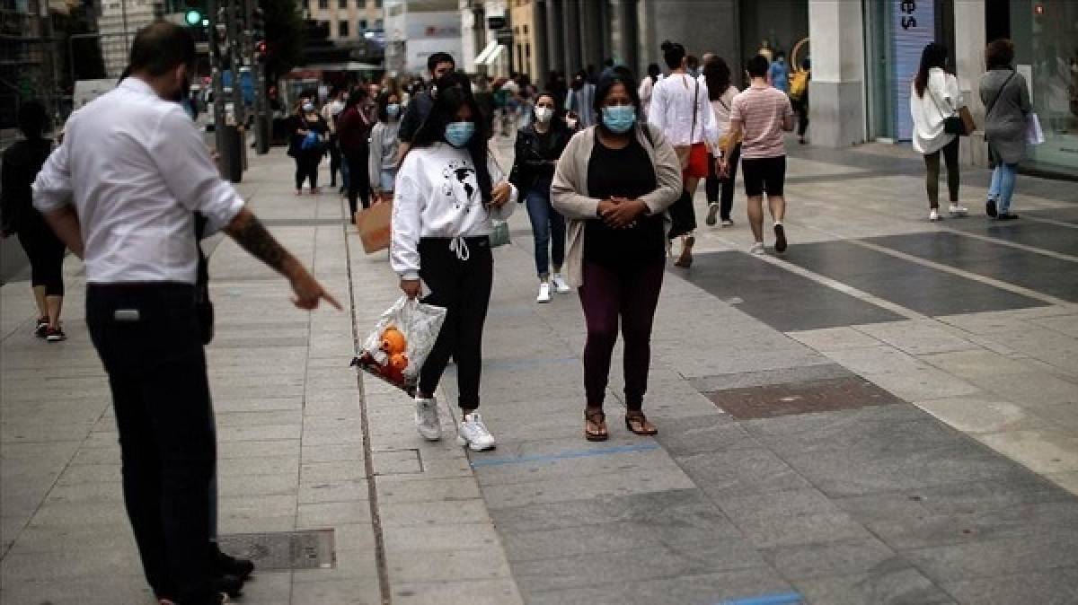 Ισπανία: Σε υψηλά τετραμήνου ο αριθμός των ημερήσιων θανάτων