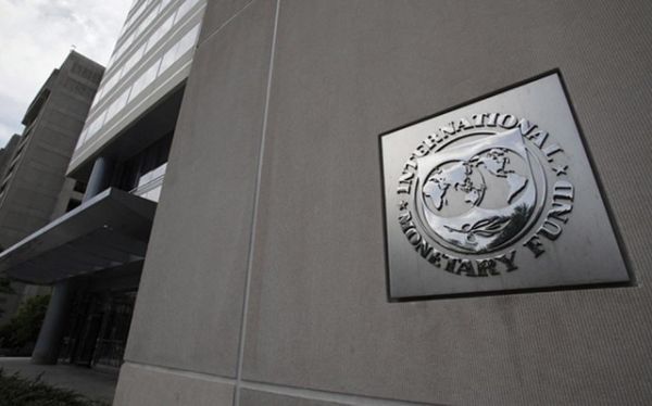 Ξεκόβει τα σενάρια για «έξοδο» του ΔΝΤ το Βερολίνο