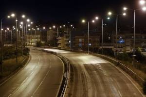 Σε ισχύ ο περιορισμός μετακινήσεων από 21:00 έως 05:00