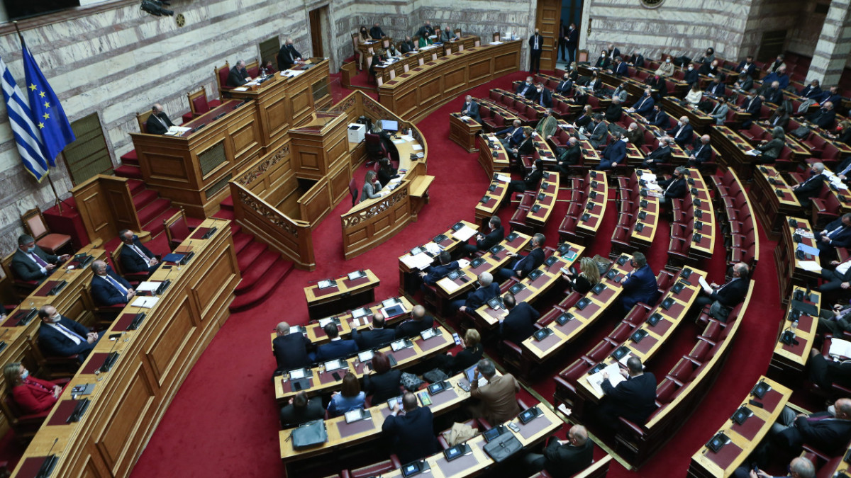 Η κυβέρνηση συμπλήρωσε τους 400 νόμους στη θητεία της