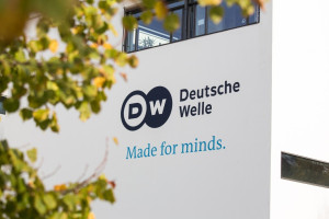 Η διοίκηση της Deutsche Welle υπερασπίζεται το «λουκέτο» στο ελληνικό πρόγραμμα