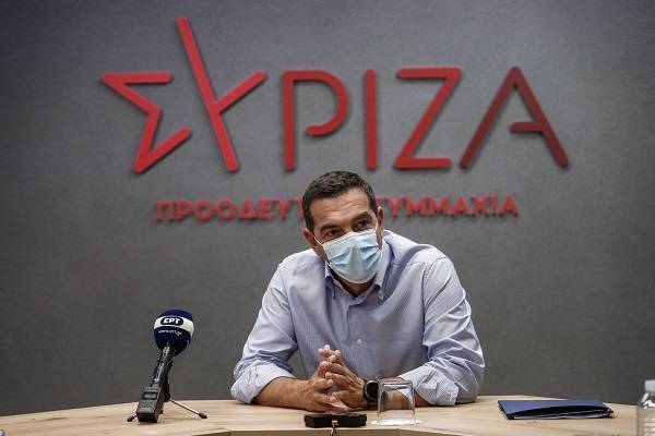 Τσίπρας κατά Μητσοτάκη για πυρκαγιές: Ας μην προκαλεί με selfie
