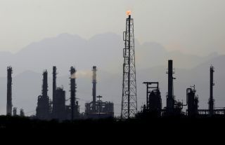 Κέρδη άνω του 1,5% για το πετρέλαιο-Ρυθμιστές Fed και αποθέματα