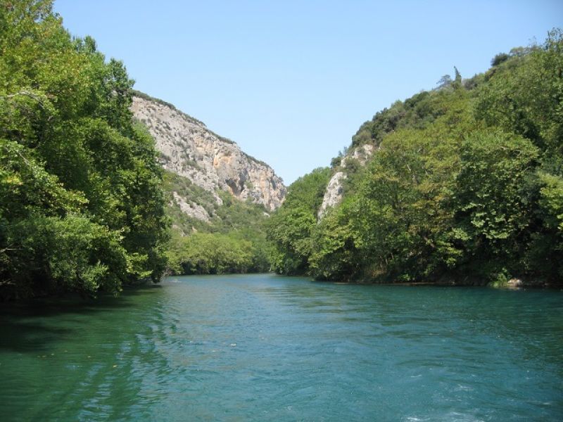 Πτώμα σε προχωρημένη σήψη εντοπίστηκε στον Πηνειό