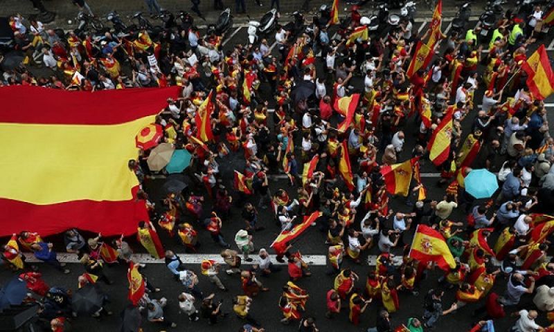 Πολυάριθμες διαδηλώσεις υπέρ της ενότητας στην Ισπανία