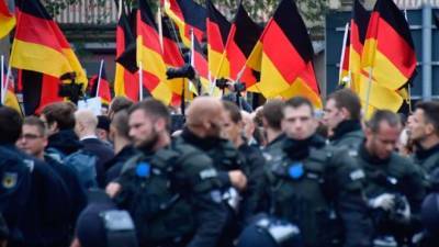 Γερμανία: 12 συλλήψεις υπόπτων για διασυνδέσεις με την ακροδεξιά