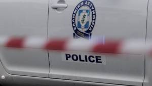 Συναγερμός στο Μενίδι: 49χρονος μαχαίρωσε αστυνομικό- Απειλούσε να ανατινάξει πολυκατοικία